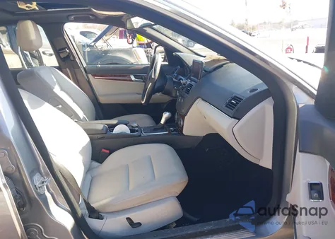 2009 Mercedes-Benz C 300 Luxury 4Matic/Sport 4Matic from USA, damaged, VIN WDDGF81X39F225634